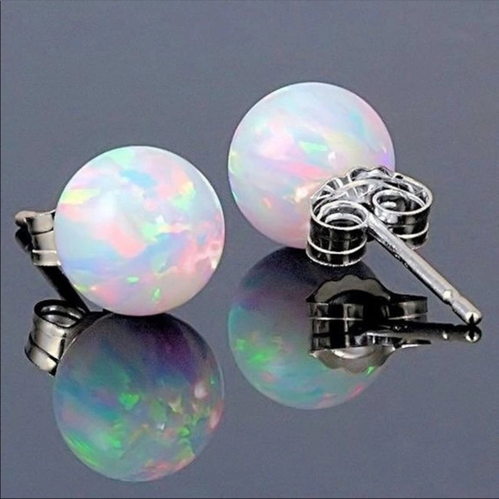 Brand new beautiful white fire opal earrings💥